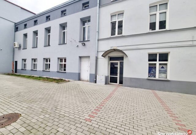 Duża kawalerka z miejscem parkingowym i pom. gosp.na Śródmieściu w Łodzi